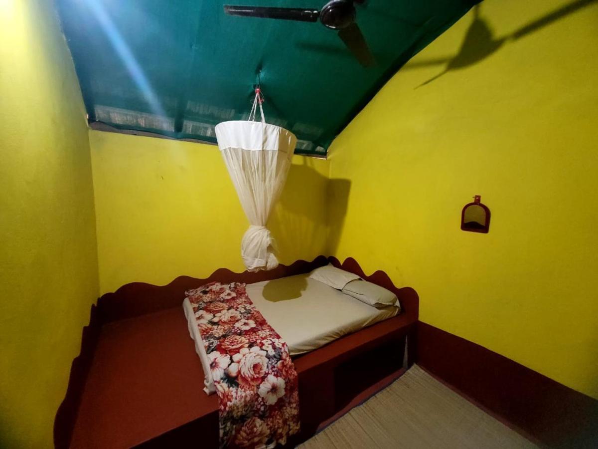 Om D S Cafe 51 & Beach Stay Gokarna  Exterior foto